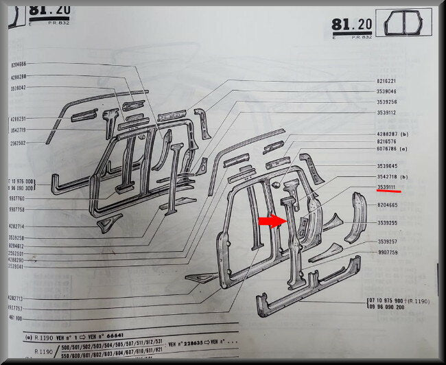 B Stijl links  – Renault 8 - Renault 10 – OEM 0354271800 – NOS