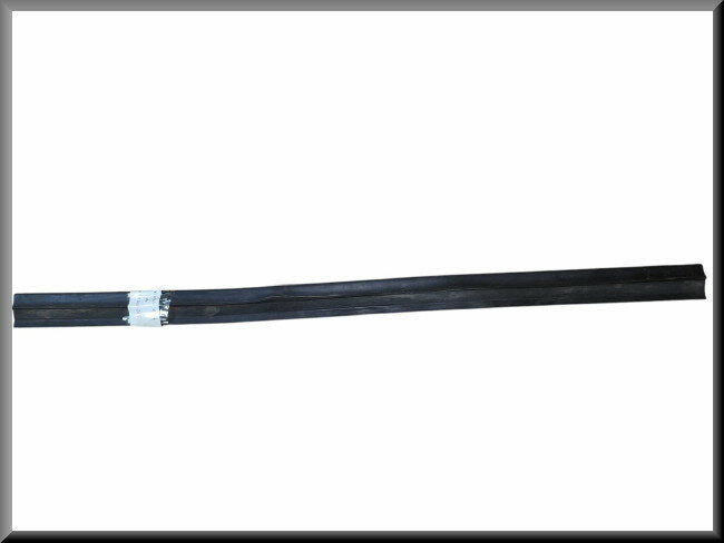 Joint de vitre gauche – Renault 5 - Renault Trafic – OEM 7704000628 – NOS