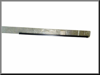 Cadre de vitre gauche – Renault 18 – OEM 7700640066 – NOS