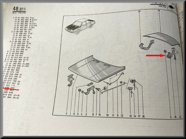 R9: Tailgate hinge left (New Old Stock).