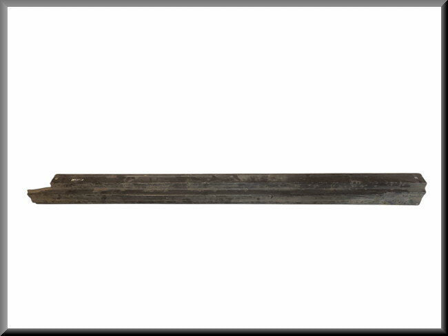 Box beam right – Renault 6 – OEM 0256561300 – NOS