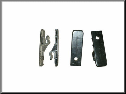 Agrafes (4) banquette arrière – Renault 9 - Renault 11 – OEM 7700649940 – NOS