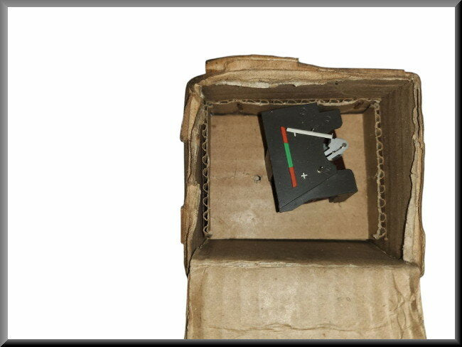 Dashboard meter accu  – Renault 6 – OEM 7701010077 – NOS