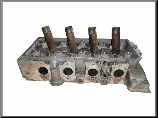 Cylinder head – Renault 16 TS – OEM 7701454237 / 7701459642 used