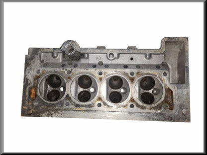 Cylinder head – Renault 16 TS – OEM 7701454237 / 7701459642 used