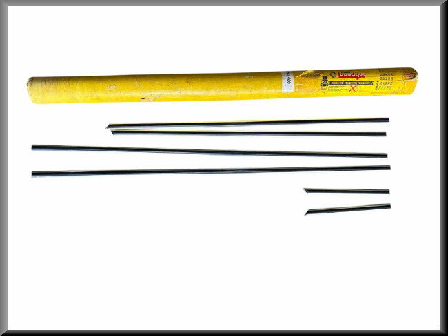 Complete sierstrip set – Renault 5 – OEM 7701381400 / 7701392878 / 7701384842 / 7701850000