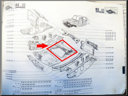 Deel van bodemplaat achterste gedeelte  – Renault 16 – OEM 7700508876A – NOS