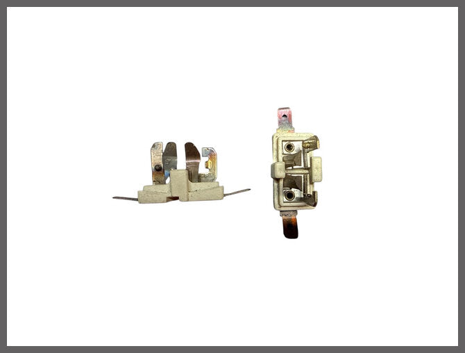 Fitting verstraler  – Renault 4 – Renault 12 - Renault 16 - Renault diverse - OEM 7701400252 – NOS