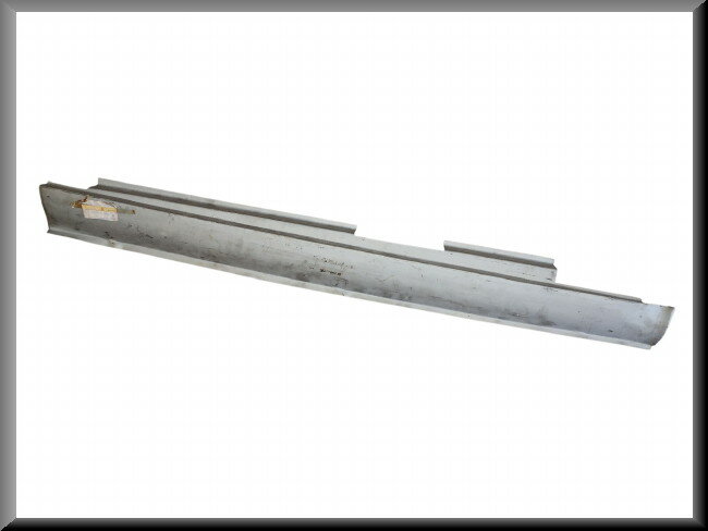 Seuil de porte droite – Renault 12 – OEM 7701401924 – NOS