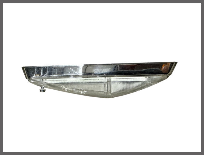 Indicator lens left (white with chrome trim) – Renault 16 – OEM 7701006943b - 7701013451 – NOS