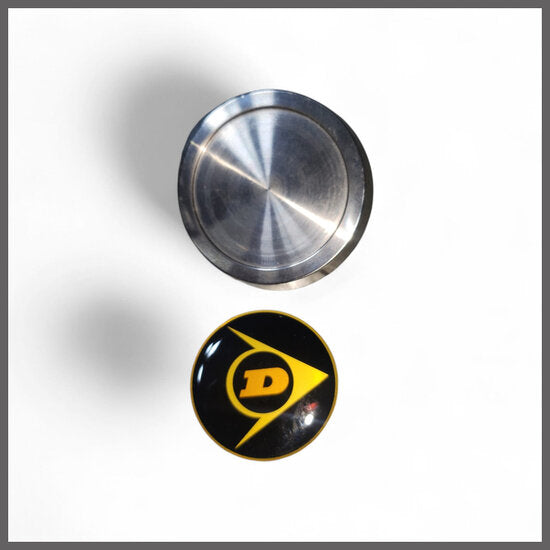 Cache-moyeux en acier inoxydable avec autocollant séparé TRÈS UNIQUE EN ACIER INOXYDABLE – Renault 14 – Renault 15 – Renault 17 – Renault divers – OEM 1005A – NOS