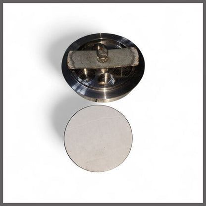 Cache-moyeux en acier inoxydable avec autocollant séparé TRÈS UNIQUE EN ACIER INOXYDABLE – Renault 14 – Renault 15 – Renault 17 – Renault divers – OEM 1005A – NOS