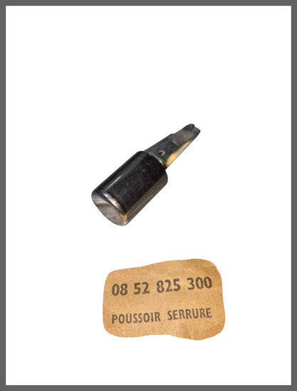 Drukknop portier achterzijde – Renault 4L – OEM 0852825300 – NOS