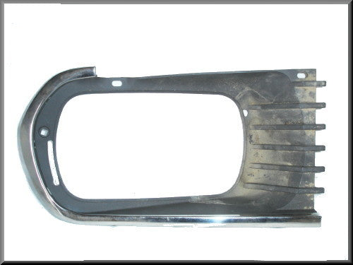 Grill rechterdeel met chroomrand – Renault 12 – OEM 7701454303