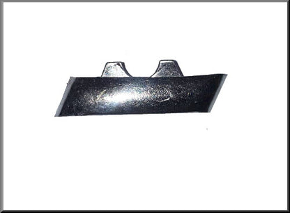 Clip pour jonc chromé porte arrière droite (à côté du montant C) – Renault 16 – OEM 7700648458 / 0608064600 – Occasion