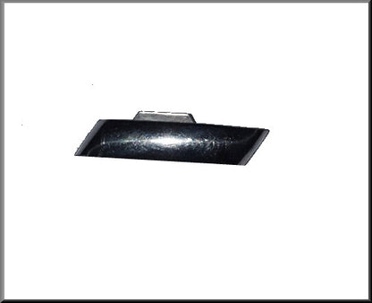 Clip pour bande chromée de portières avant et arrière (à côté du montant B) – avant arrière – Renault 16 – OEM 7700648461 / 0608064200 – Occasion