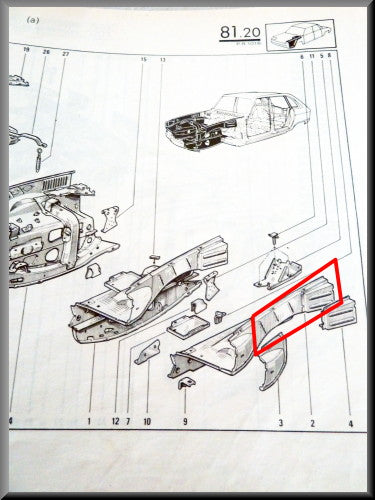 Bord supérieur de l'aile fixation avant gauche – Renault 16