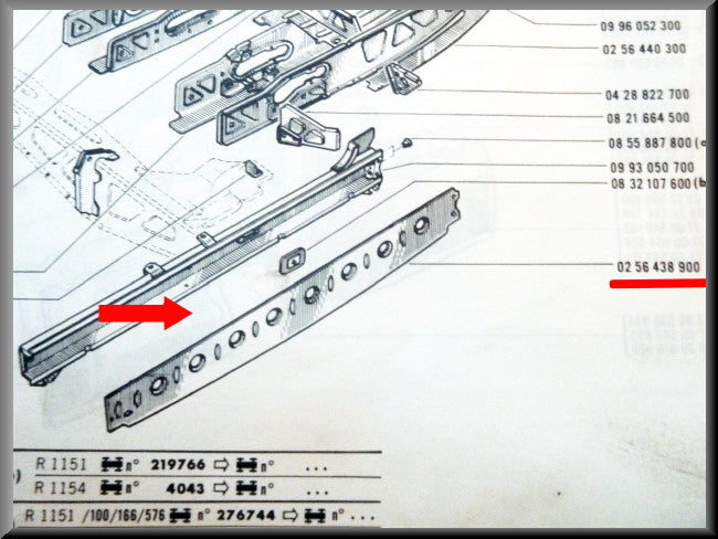 Entretoise longeron gauche – Renault 16 – OEM 0256438900