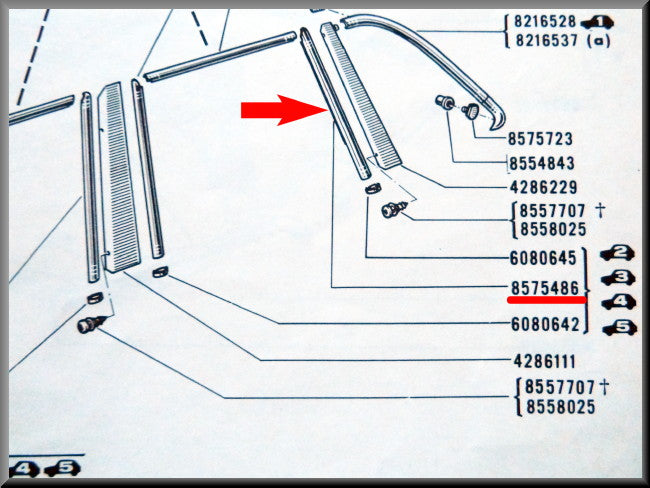 Baguette chromée porte arrière gauche (à côté du montant C) – Renault 16 – OEM 0857548600 – Occasion