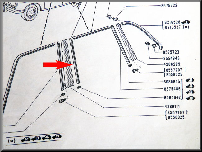 Baguette chromée de porte arrière gauche (côté montant B) – Renault 16 – OEM 0857548400 – Occasion