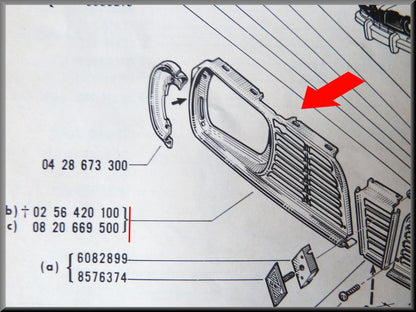 Calandre droite – Renault 16 - 1150 – OEM 0820669500