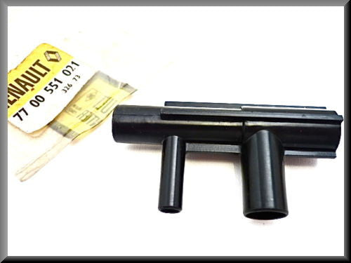 Collecteur système de ventilation du carter – Renault 16 TX, TS – OEM 7700551021