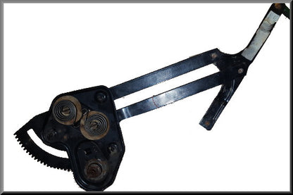 Mécanisme de lève-vitre avant gauche – Renault 16 – OEM 7700572247