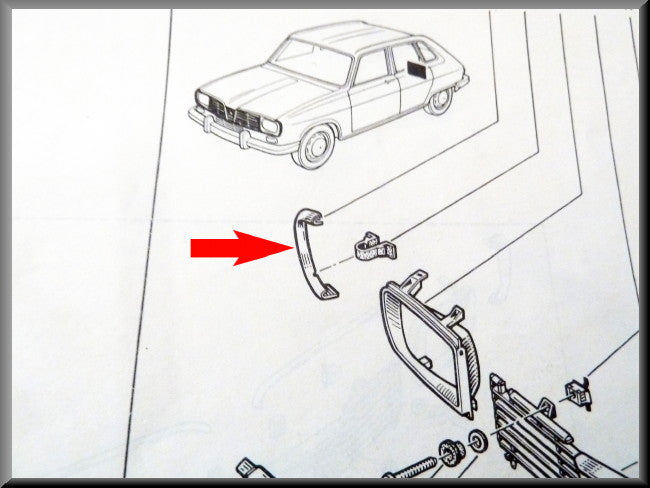 Cache chromé calandre droite – Renault 16 – OEM 7700554441
