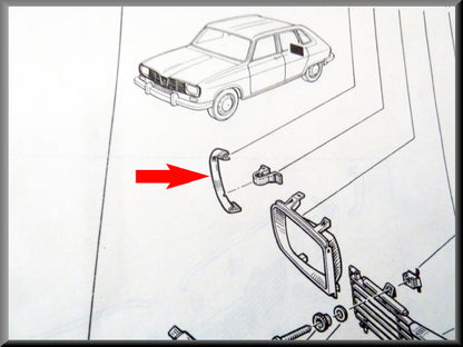 Cache chromé calandre droite – Renault 16 – OEM 7700554441