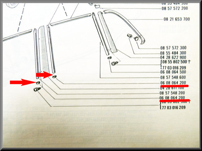 Clip pour bande chromée de portières avant et arrière (à côté du montant B) – avant arrière – Renault 16 – OEM 7700648461 / 0608064200 – Occasion