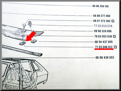 Agrafe de fixation carrosserie – Renault 4 - Renault 16 - Renault 12 – OEM 7703046012 / 7703493039