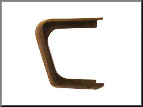 Protection plastique pare-chocs avant droit – Renault 16 – OEM 7700534499 / 7700534496