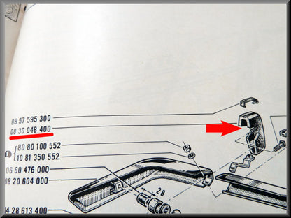 Bumper arrière droit (avec ouverture pour le jonc) – Renault 16 L, TS (premier type) – OEM 0830048400