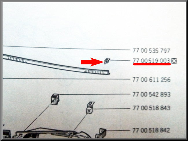 Agrafe moulure capot – Renault 12 – OEM 7700519003