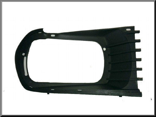 Grill rechterdeel zonder chroomrand – Renault 12 – OEM 7700536719
