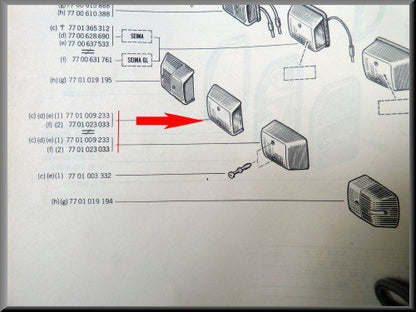 Cache pour éclairage de plaque d'immatriculation – Renault 12 – OEM 7701009233