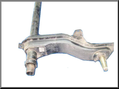 Essieu arrière gauche – Renault 16 – OEM 7701455178 – Occasion