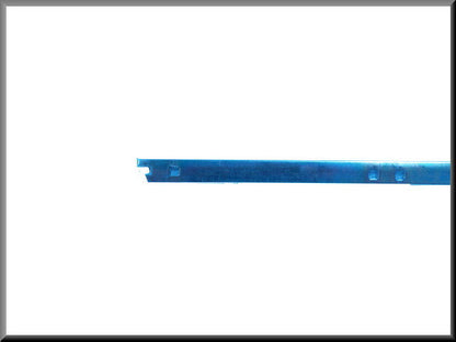 Joint métallique pour vitre de porte arrière
