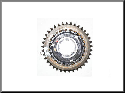 Pignon marche arrière avec moyeu synchroniseur (37 dents) – Renault 16 – OEM 7701455857 / 7701455854 / 7700455855 / 7701455856