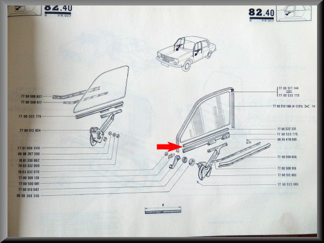 Joint en caoutchouc inférieur de vitre – Renault 12 – Renault 15 - Renault 16 - OEM 7700522331 / 0760487400