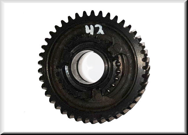 Pignon 1ère vitesse (42 dents) – Renault 16 – OEM 7700613725 / 7700613726