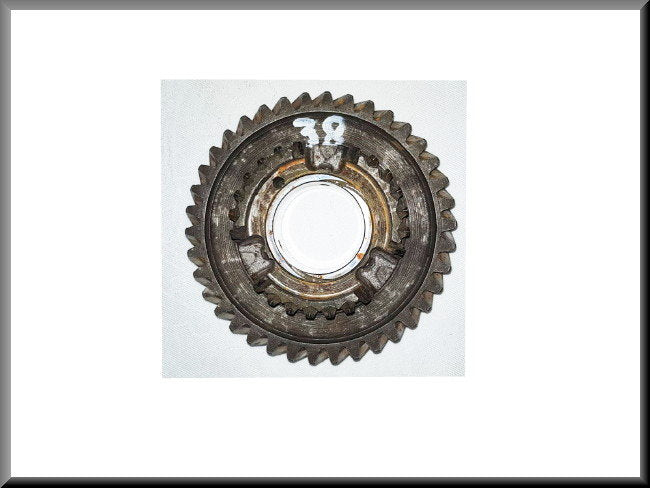 2nd gear cog (38 teeth) – Renault 12 – Renault 16 - OEM 7700563063