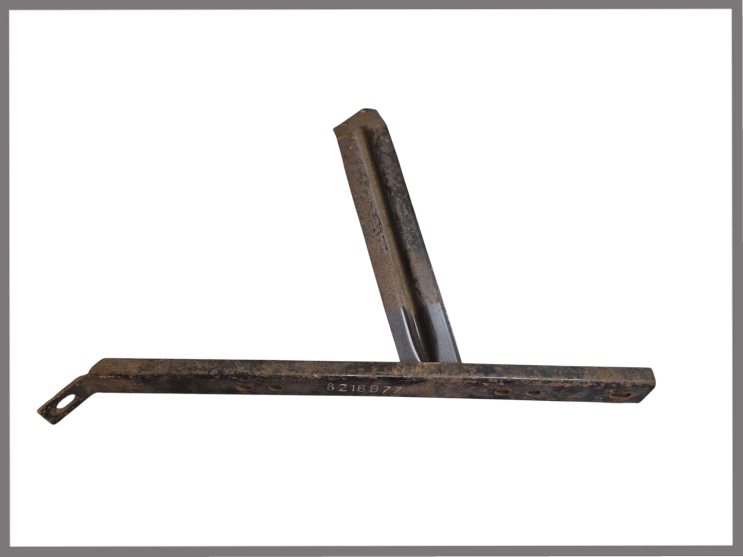 Front bumper bracket left – Renault 10 – OEM 0821697700