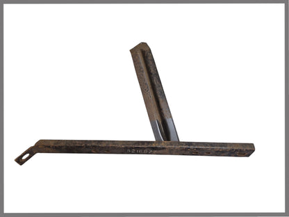 Front bumper bracket left – Renault 10 – OEM 0821697700