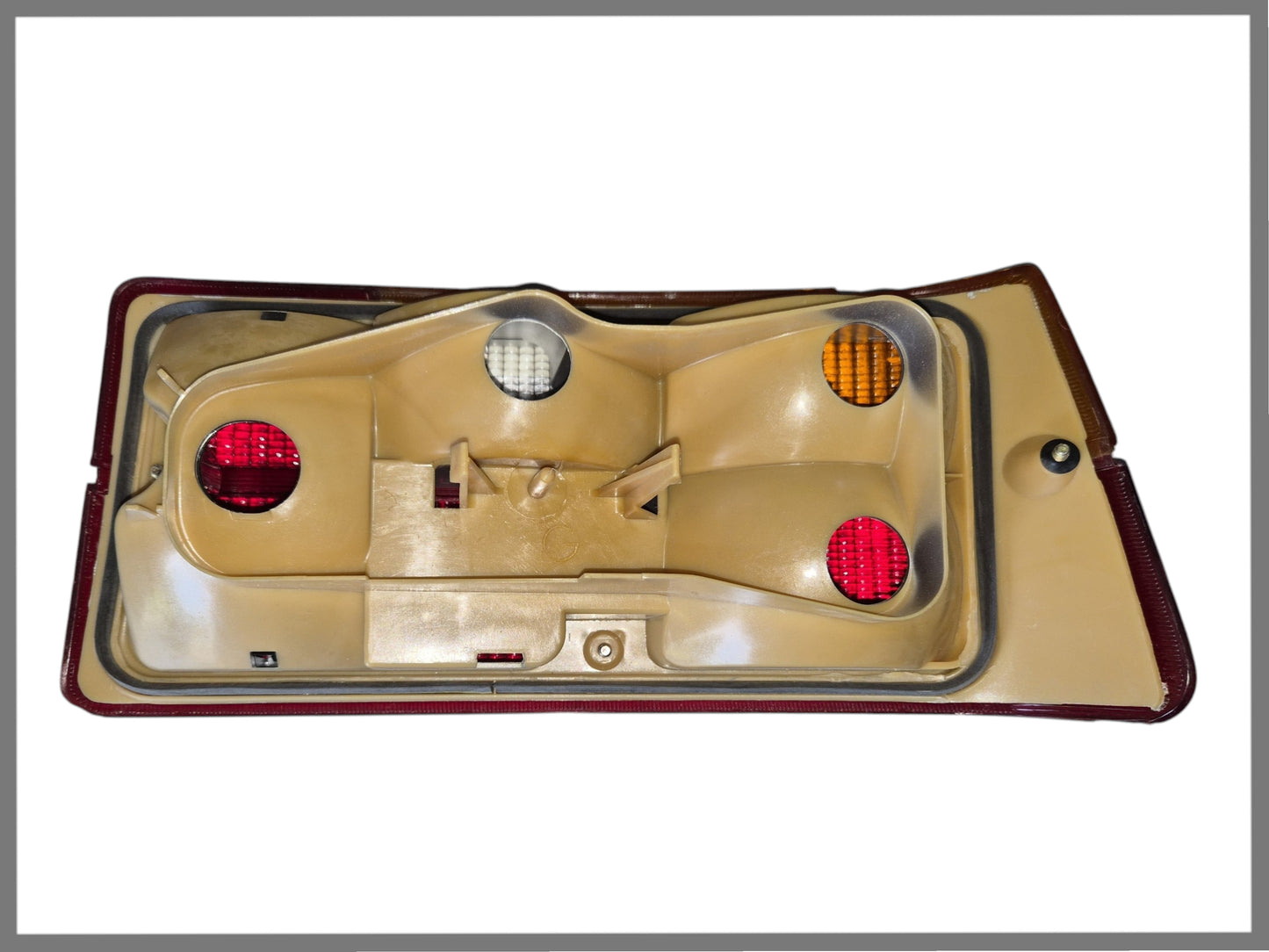 Complete taillight unit left (Seima) – Renault 18 – OEM 7701023884 – NOS