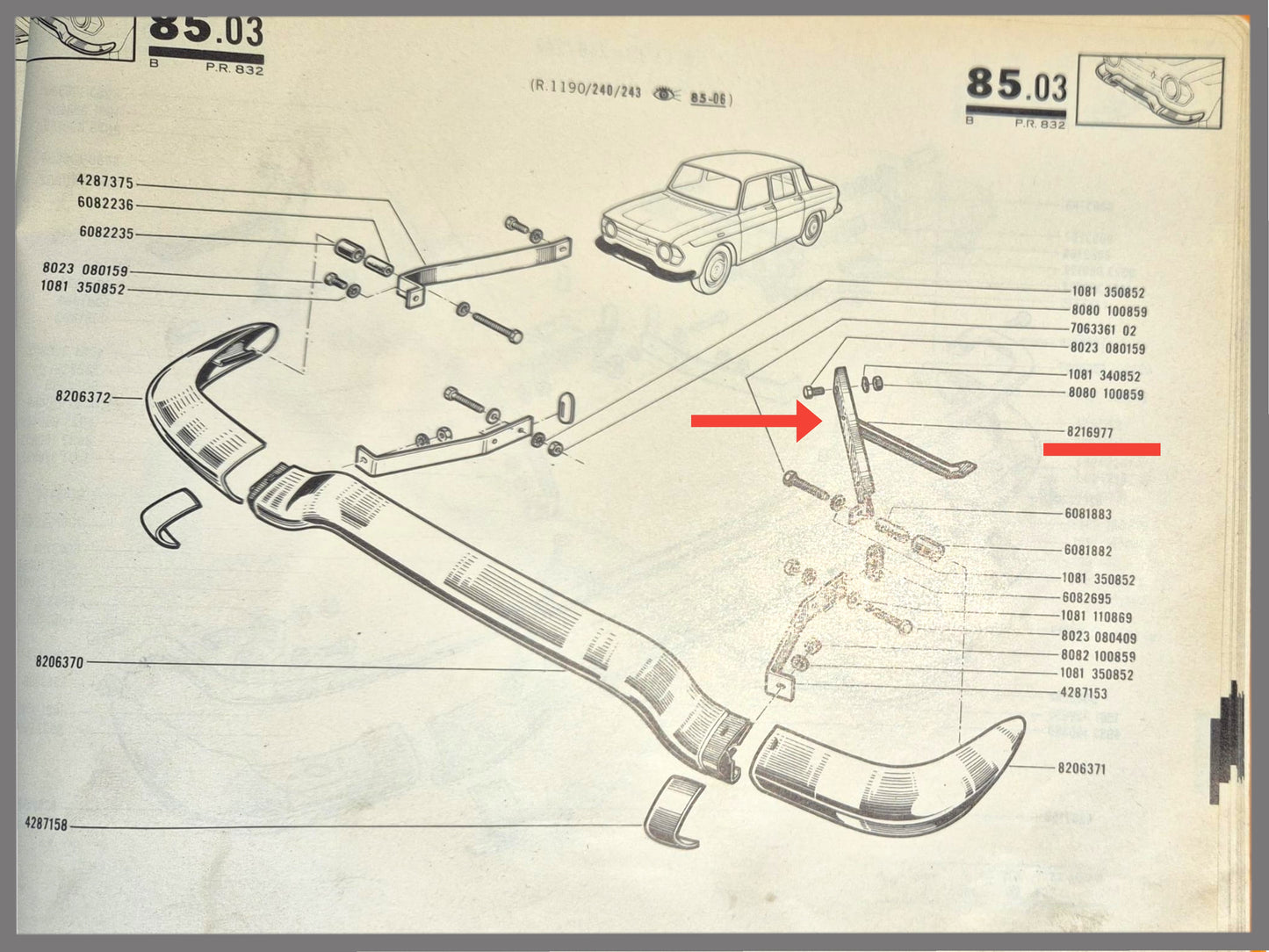 Front bumper bracket left – Renault 10 – OEM 0821697700