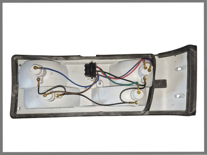 Bloc feux arrière droit – Renault 14 – OEM 7701020350 et 7701025909 et 7700546806 et 7701021579