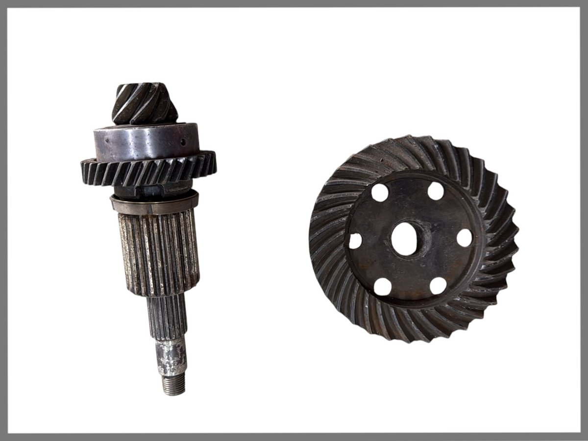 Kroonwiel en pignon (8 en 33 tanden) – Renault 4 – Fourgonette - OEM 7701458338 – NOS