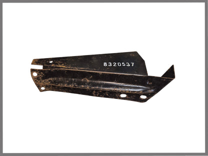 Support garde-boue arrière gauche – Renault 8 – OEM 0832053700