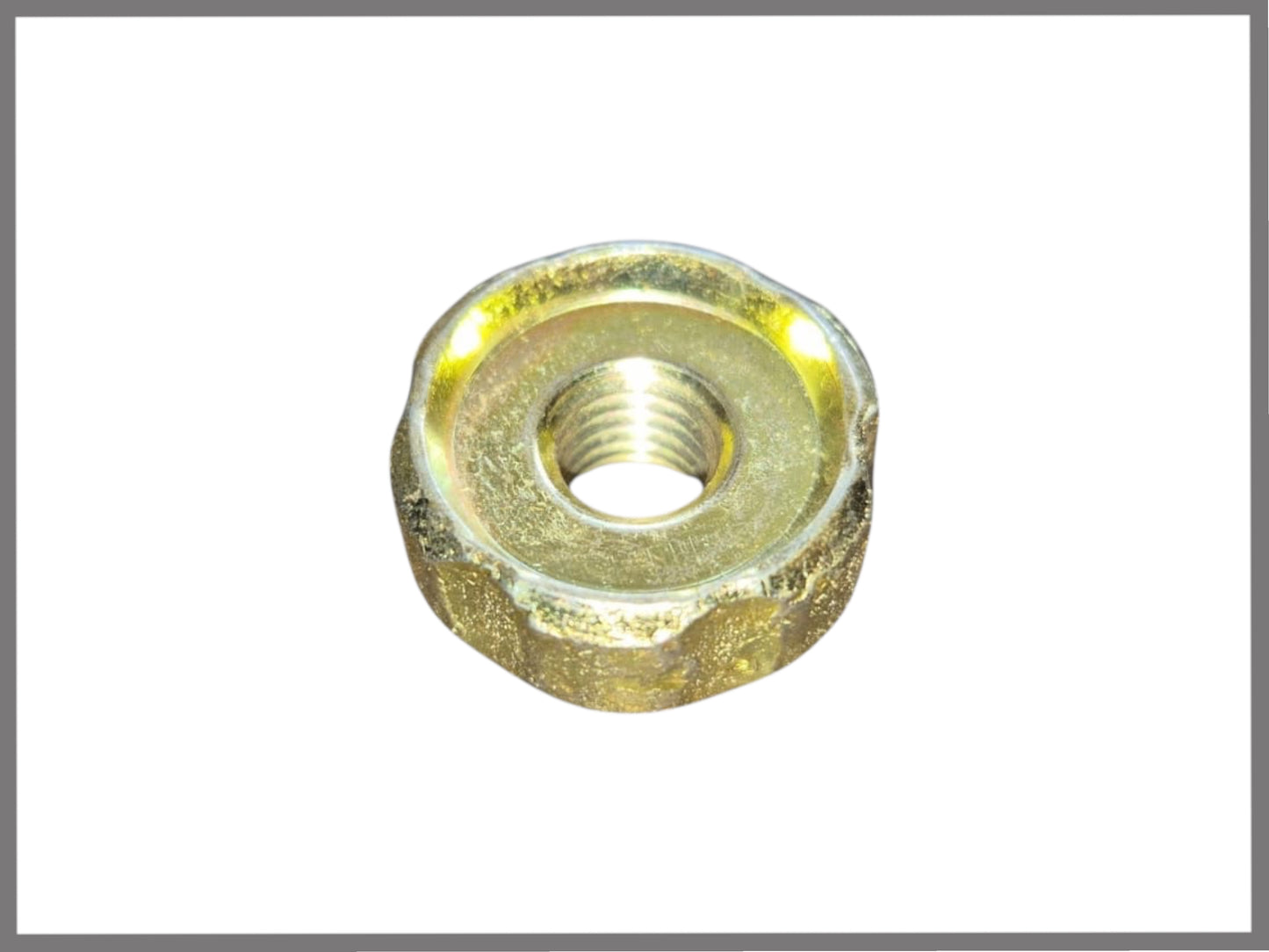Moer M8 kleppendeksel geel gepassiveerd – Renault 16 L, TL – OEM 0607968000